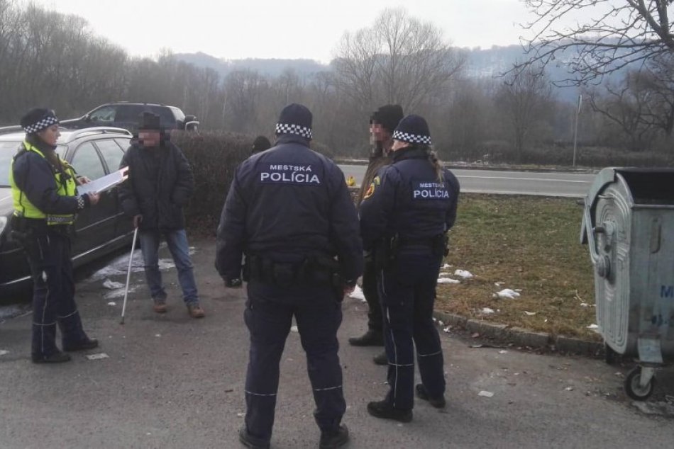 V OBRAZOCH: Kontroly verejného poriadku v súvislosti s neprispôsobivými občanmi