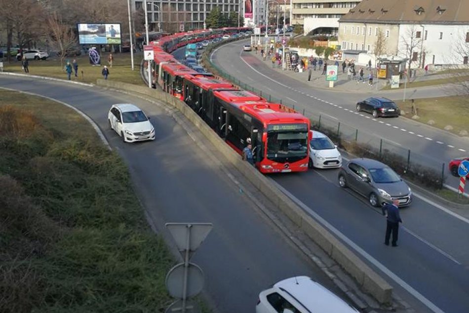 Farmári blokujú dopravu