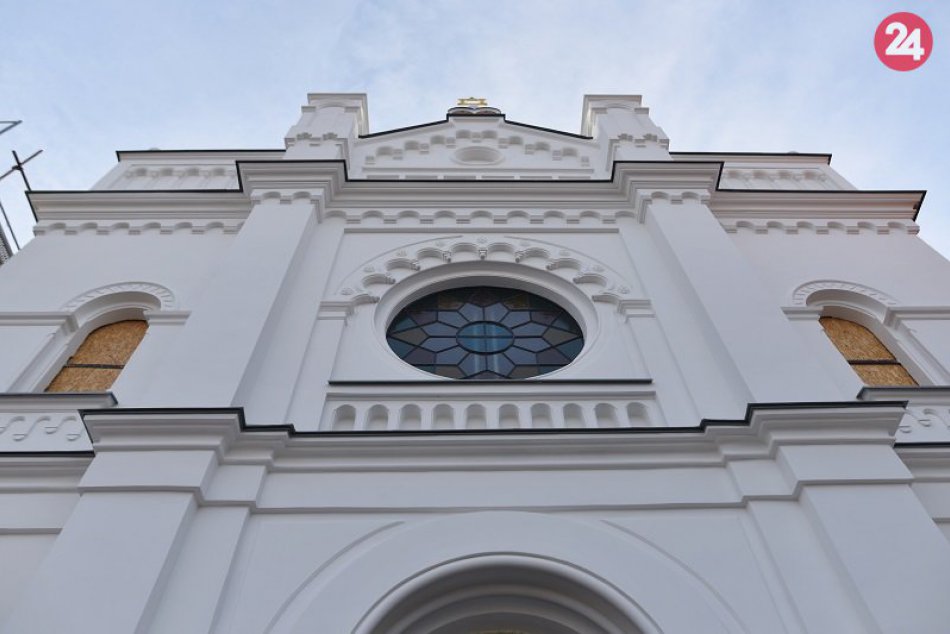 Rekonštrukcia synagógy v Senci