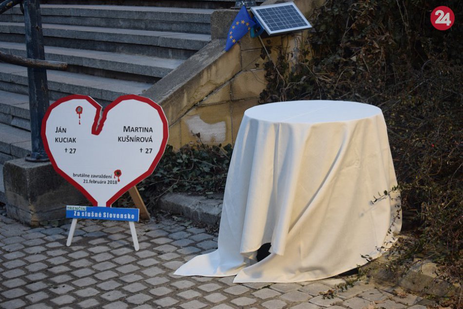 FOTO: Odhalenie pamätníka v Trenčíne