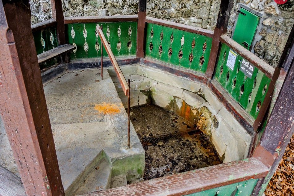 V OBRAZOCH: Pramene v Uhliarskej doline lákajú dobrou vodou aj Bystričanov