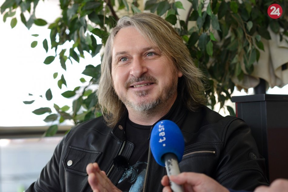 Spevák Gladiatoru Miko Hladký