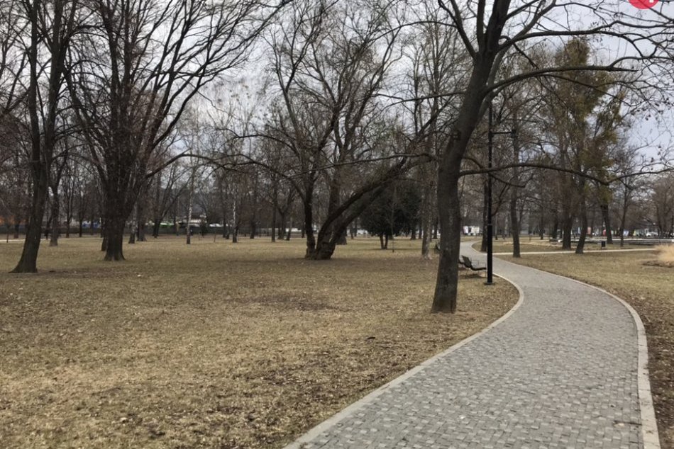 Mestský park a Mlynská ulica