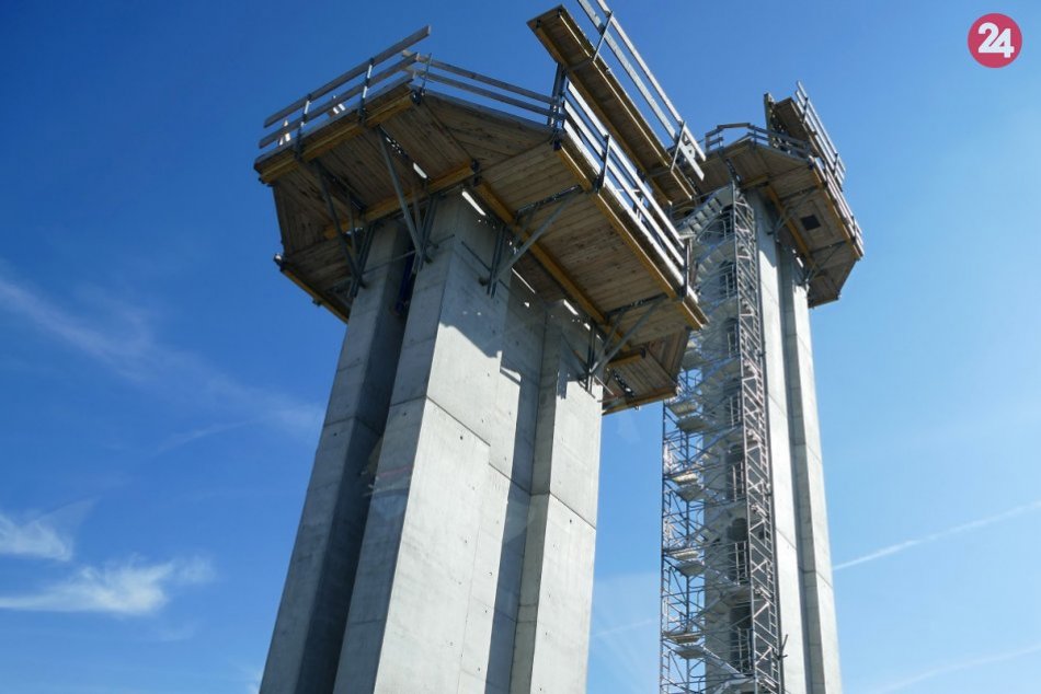 Stavba diaľničného úseku Lietavská Lúčka - Višňové - Dubná Skala