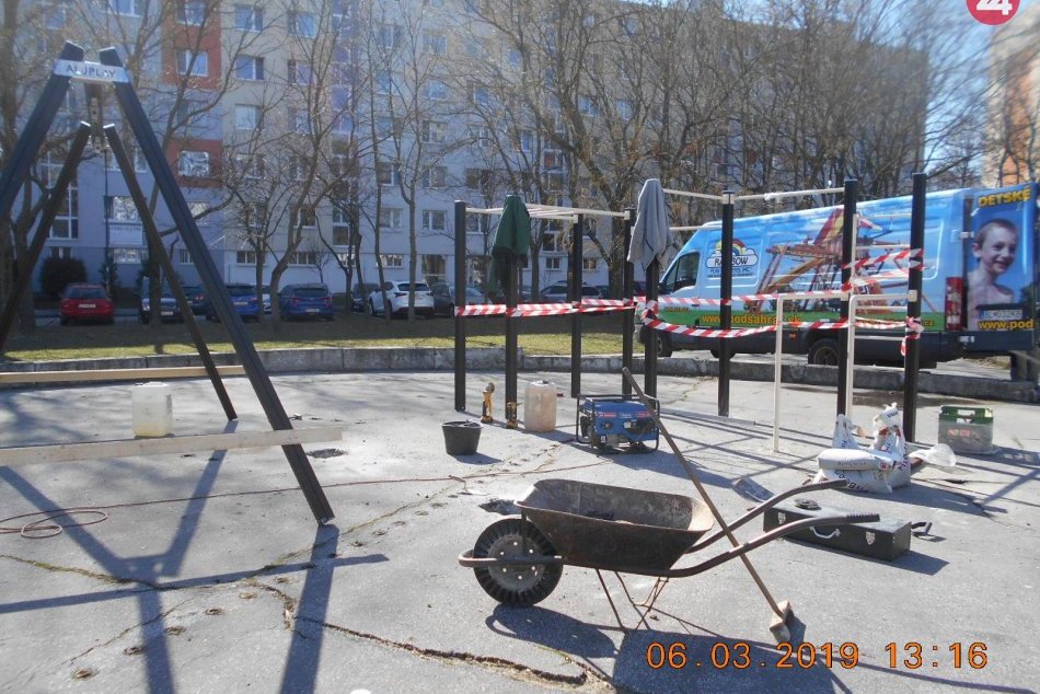 Ihrisko na Gessayovej ulici v Petržalke (marec 2019)