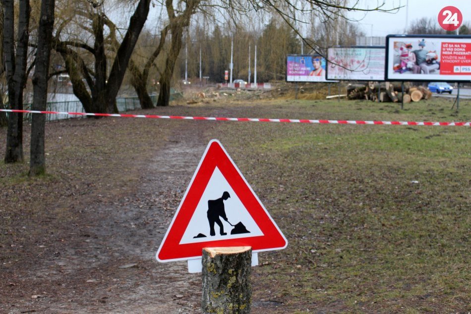 V OBRAZOCH: Popri Hrone v Bystrici postupne miznú stromy