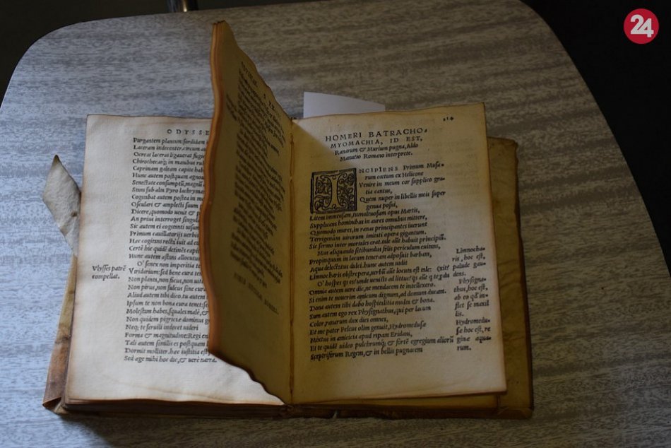 FOTO: Najstaršou tlačou knižnice Trenčianskeho múzea je preklad Homérovej Odysey
