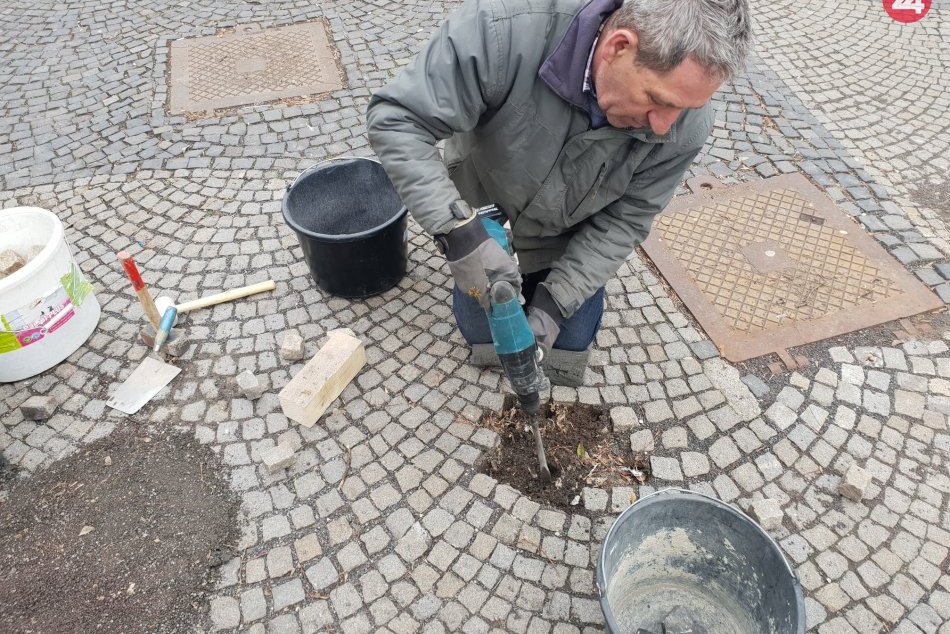 Oprava dlažby na Hviezdoslavovom námestí