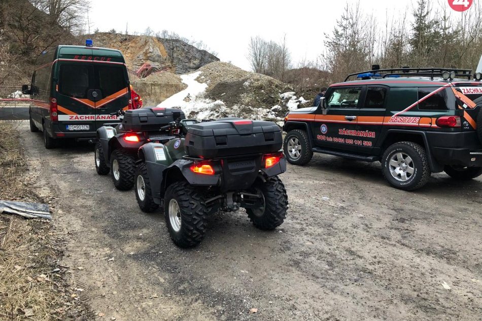 V OBRAZOCH: Policajti pátrali pod Šachtičkami po mužovi