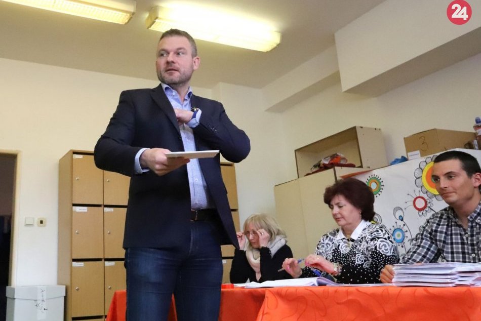 Premiér volil v Banskej Bystrici