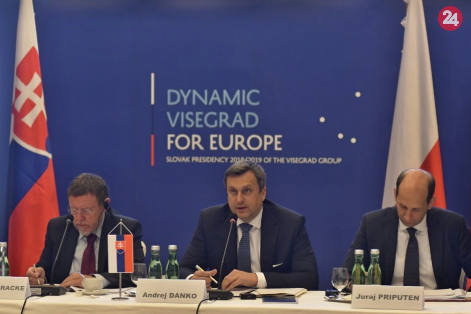 V Piešťanoch sa stretli predsedovia parlamentov V4 a Beneluxu