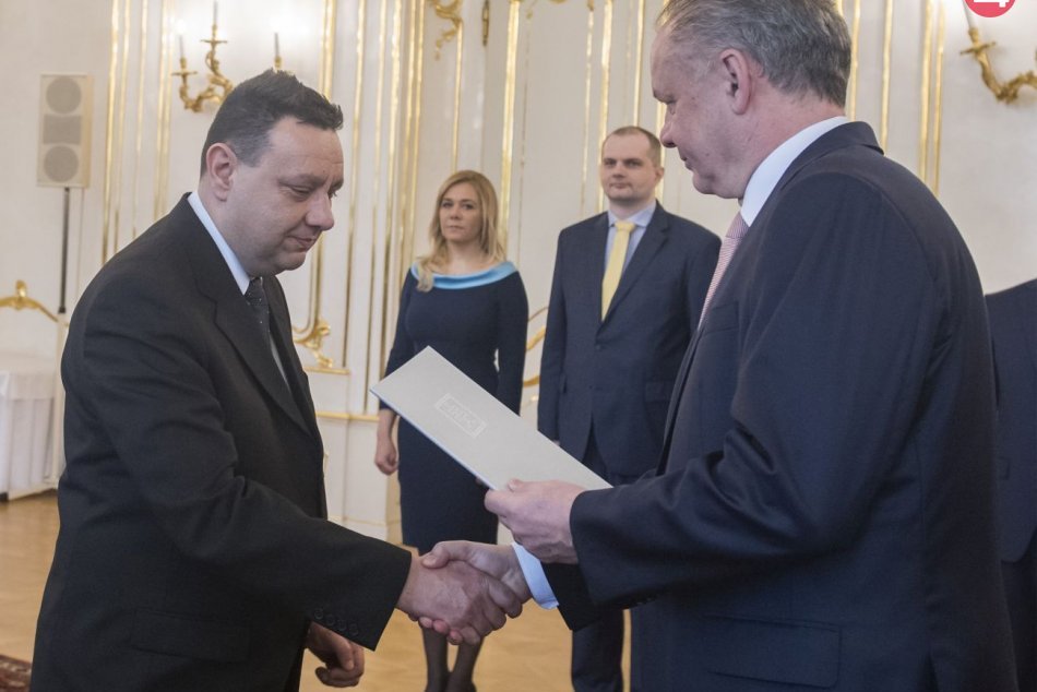 Prezident Kiska vymenoval 25 nových profesorov