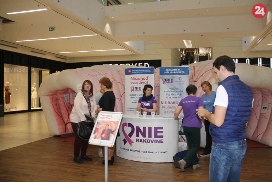 Patrik Herman Popradčanom vysvetľoval dôležitosť prevencie rakoviny hrubého črev