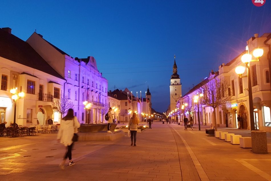 Trnavská radnica v modrom