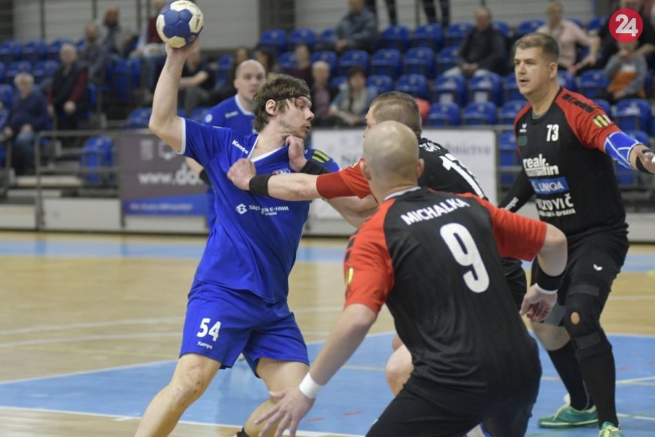 Duel Piešťany - Považská Bystrica nedohrali pre výpadok elektriny: Zábery z neho