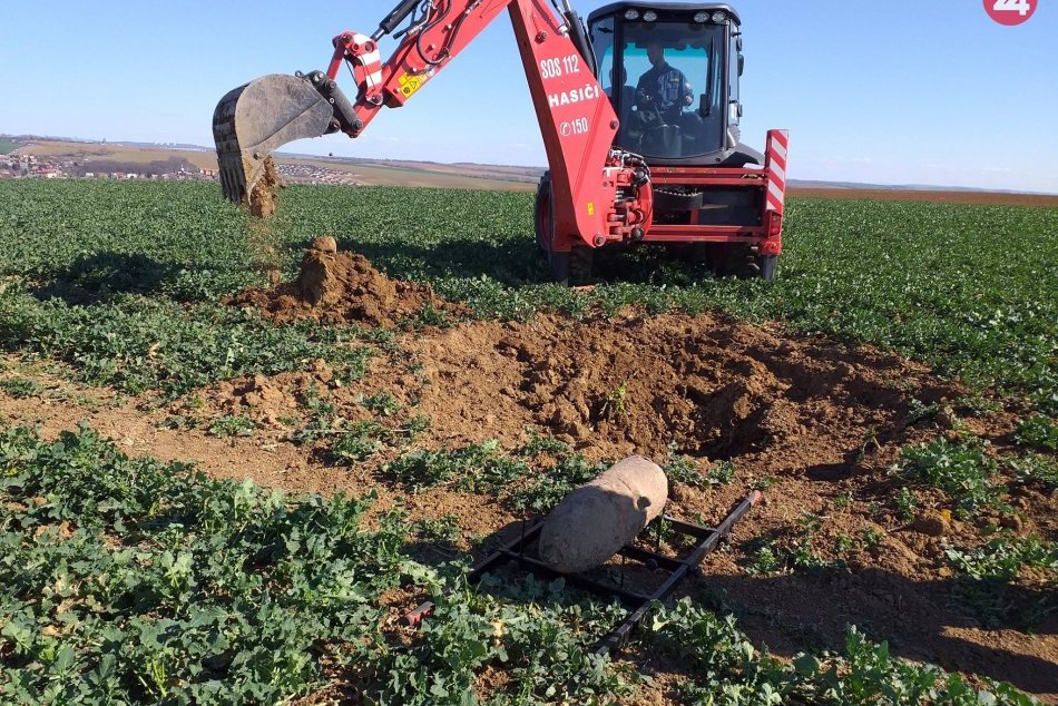 Zem odhalila 50 kg bombu na Podzámskej