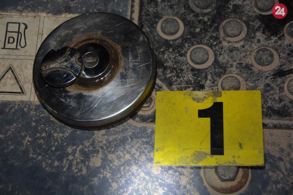 V OBRAZOCH: V areáli zvolenskej firmy kradli naftu