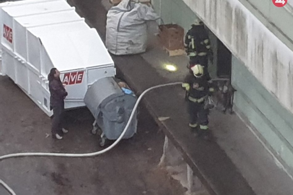 Potraviny v Dúbravke horeli