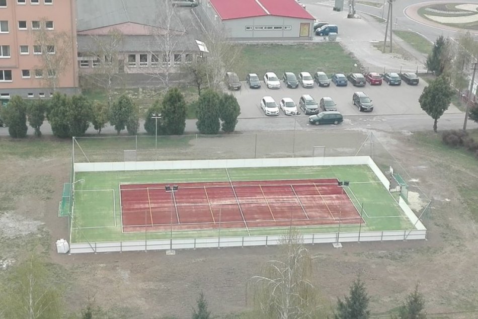Nové multifunkčné ihrisko pri SOŠ polytechnickej v Humennom