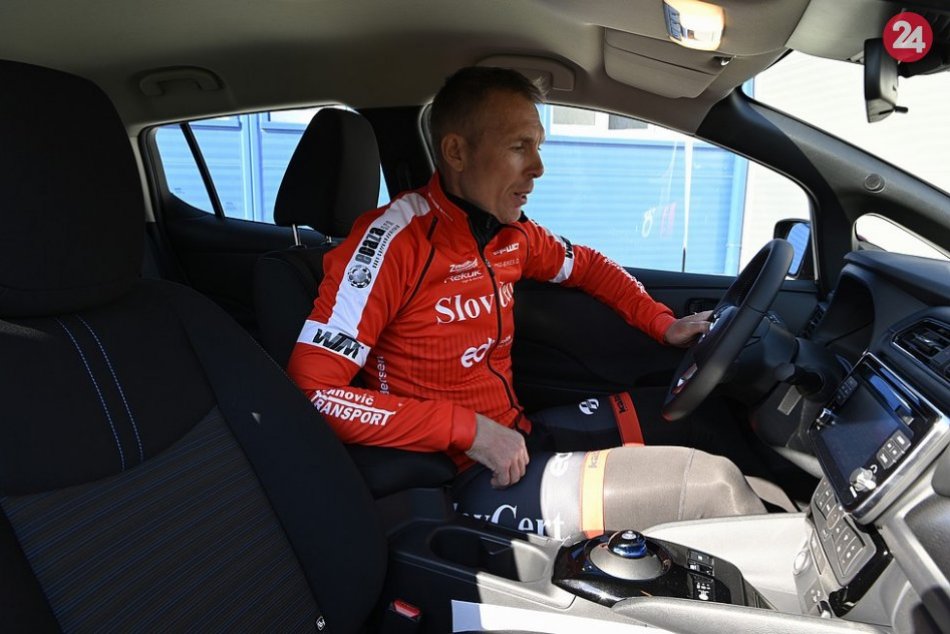 FOTO: Nový elektromobil venovala SŠŠ v Trenčíne naša župa