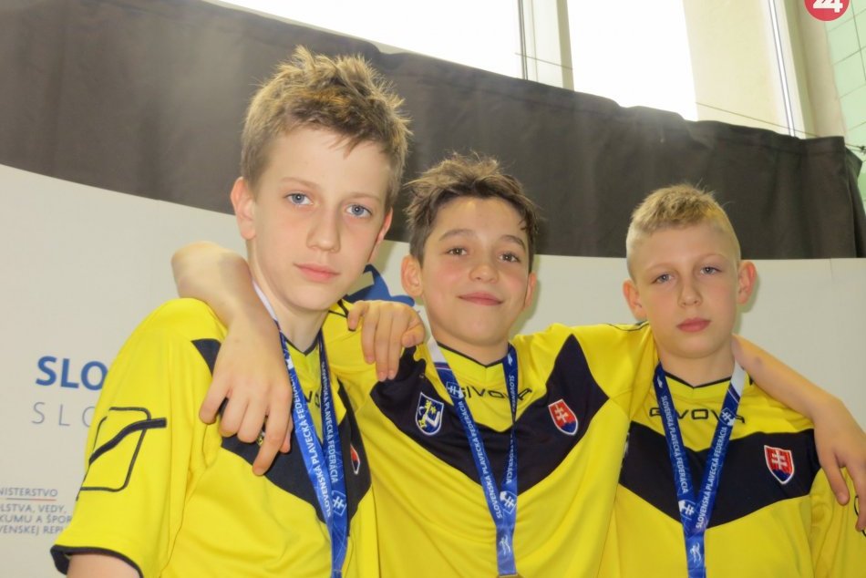 FOTO: Humenskí plavci si spod Tatier priviezli dokopy až 41 medailí!