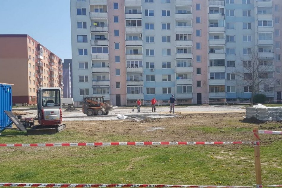 Práce na večianskom vnútrobloku fičia: Sídliská získajú opäť nový šmrnc, FOTO