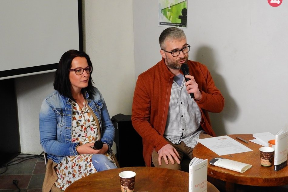 Obrazom: Petra uviedla svoju knihu doma - v Rožňave