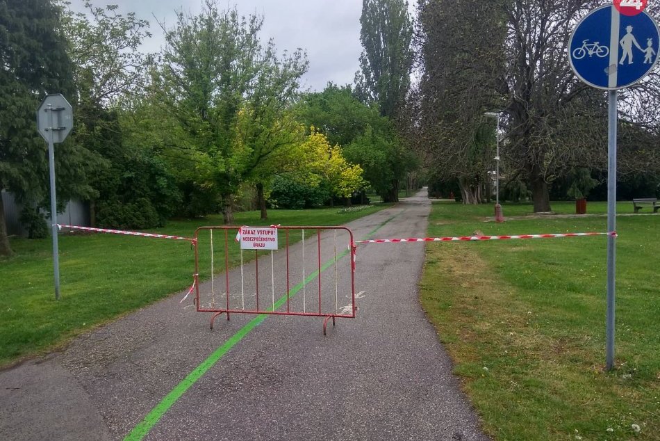 Pre silný vietor uzavreli nitriansky mestský park