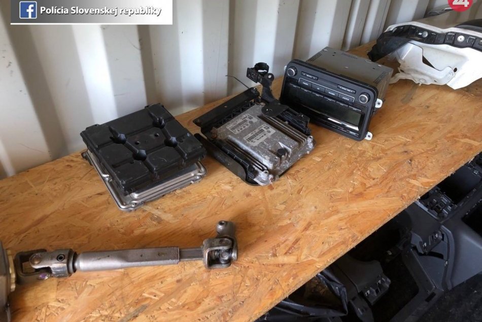 NAKA zadržala v Kolárove a Andovciach  piatich ľudí