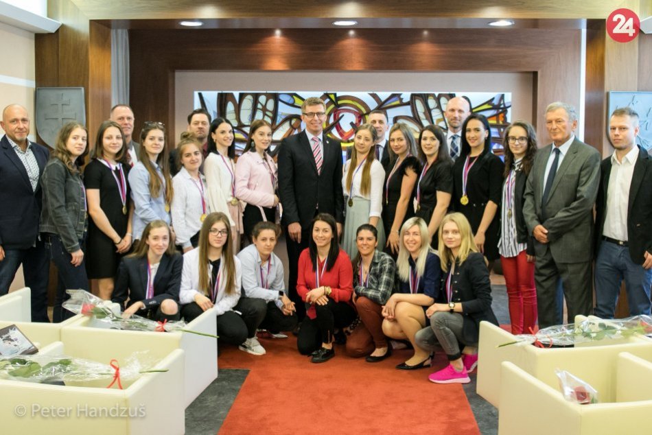 Ocenenie pre zlaté Popradské líšky: Milé prijatie majsteriek na radnici