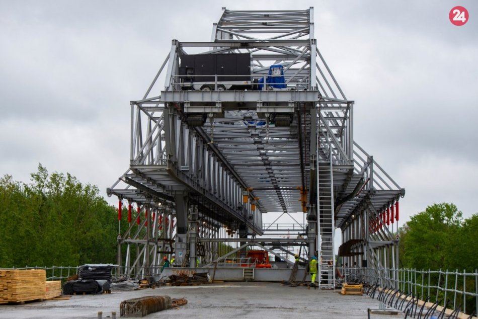 Dunajské súmostie je spojené D4R7