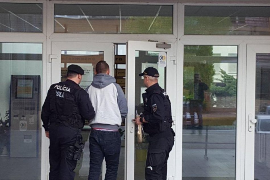 Jakub (27) mal v Trenčianskych Tepliciach bodnúť nožom otca svojej družky