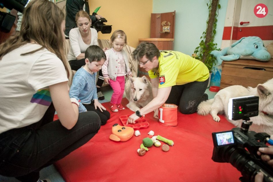 Kanisterapia v Detskej fakultnej nemocnici s poliklinikou v Banskej Bystrici