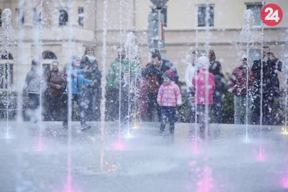 V OBRAZOCH: Fontána sa dočkala slávnostného spustenia