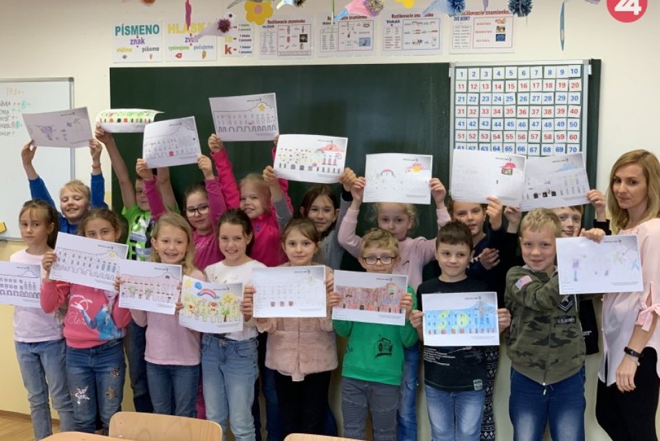 Na fasádu trnavského divadla premietnu tristo farebných podôb