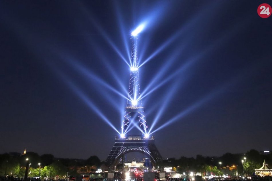Eiffelova veža oslavuje 130. narodeniny
