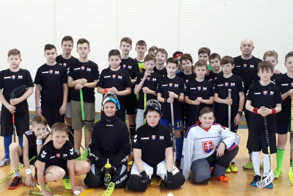 Florbal v Humennom sa teší stále väčšej obľube: Tieto fotky hovoria za všetko