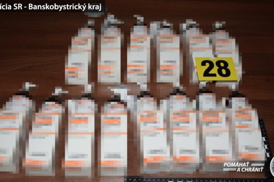 V OBRAZOCH: Zásah zvolenských kriminalistov a bystrických kukláčov