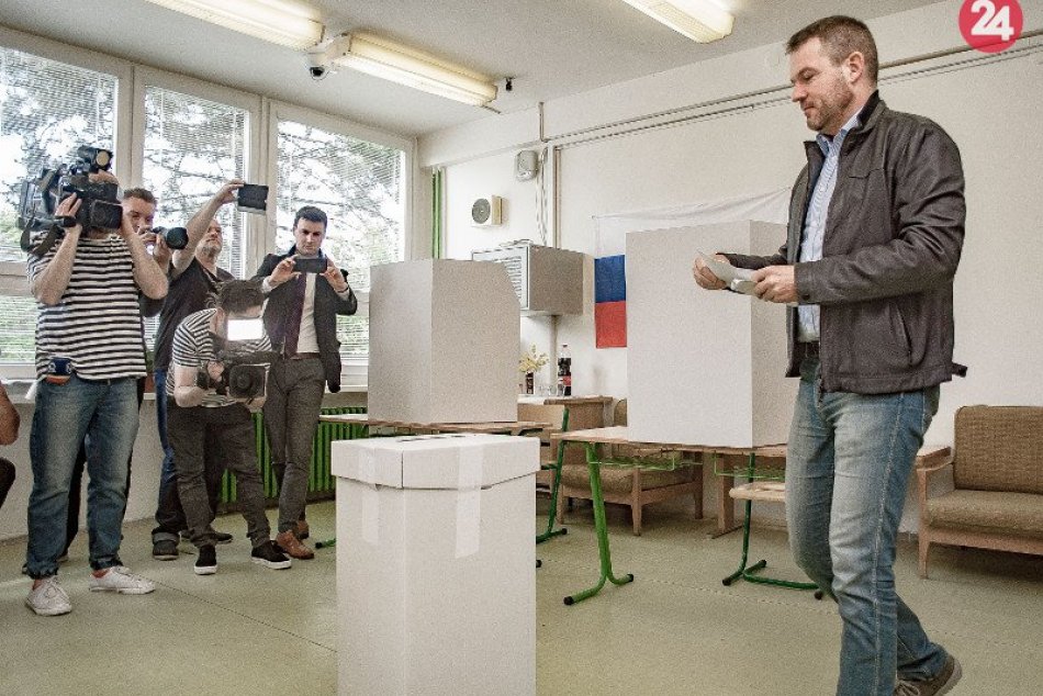 Premiér Pellegrini verí, že nebudeme opäť rekordérmi vo volebnej účasti