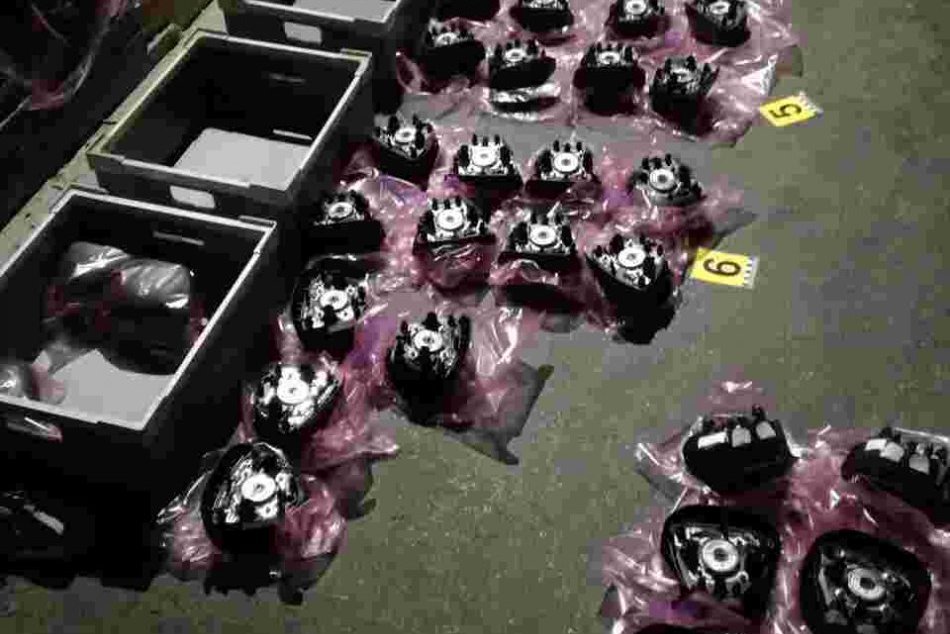 Akcia "Chobotnica": Policajti rozložili organizovanú skupinu