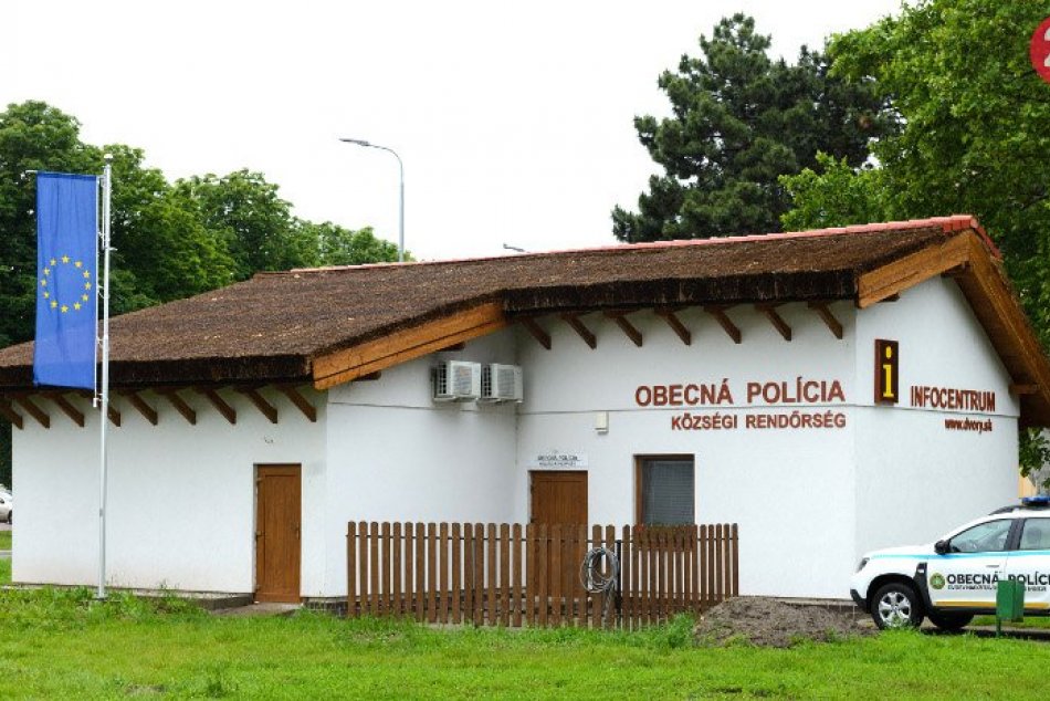 Trstinovými strechami sa zaoberá na Slovensku Ladislav Novák z Novej Viesky