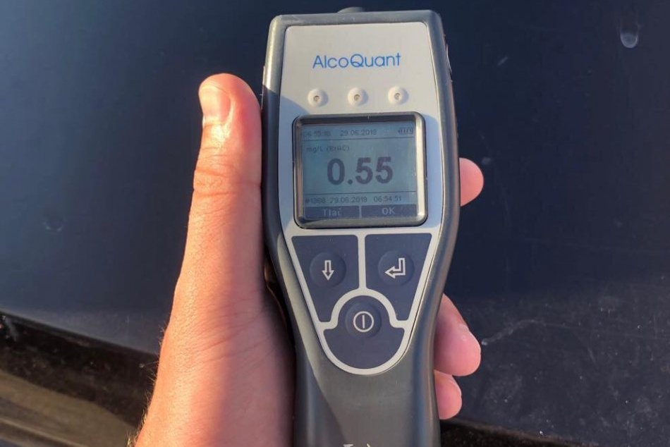 Opití vodiči za volantom: Polícia ich zastavila v Banskej Bystrici aj pri Zvolen