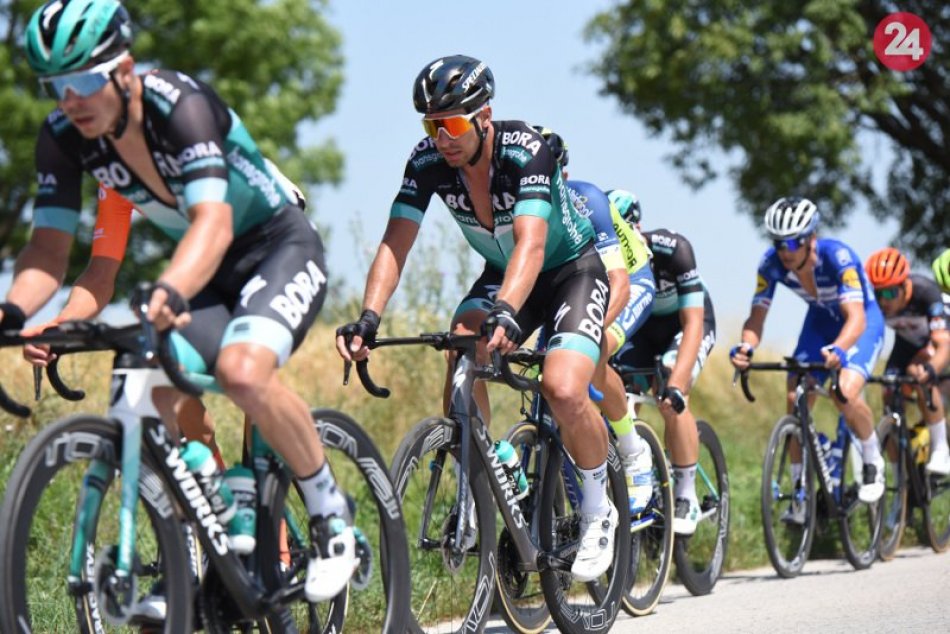 Hlavná súťaž kategórie Elite na Majstrovstvách SR a ČR v cestnej cyklistike