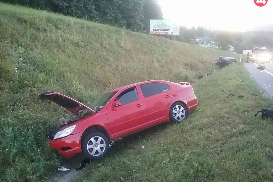Dopravná nehoda v Považskej Bystrici: Zábery priamo z miesta
