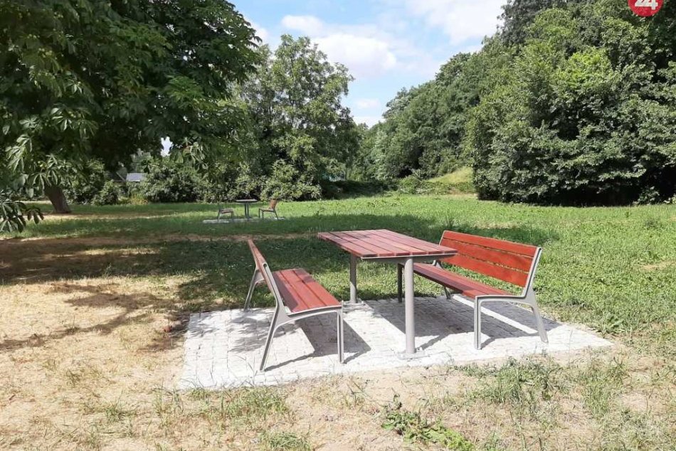 Dobrá vec pre komunitný život: Na Sihoti pribudli nové piknikové sety