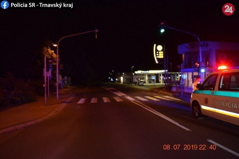 Cyklista skončil po kolízii s motorkou v nemocnici: Zraneniam podľahol