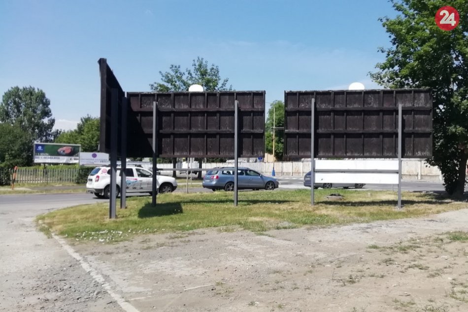 Prehustená doprava na Komenského ulici: Cestu rozšíria o odbočovací pruh