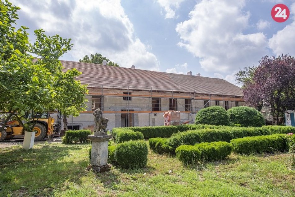Kaštieľ v Modre dostáva novú strechu