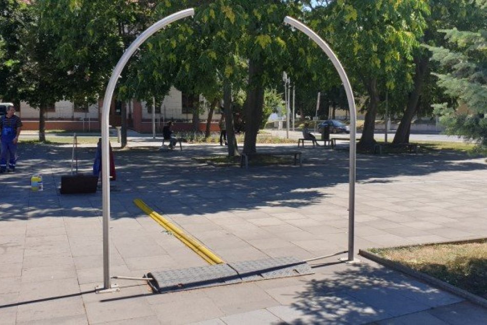 Fontánu pri radnici vyčistili: Vodou sa schladíte, ale neuhasíte smäd, FOTO