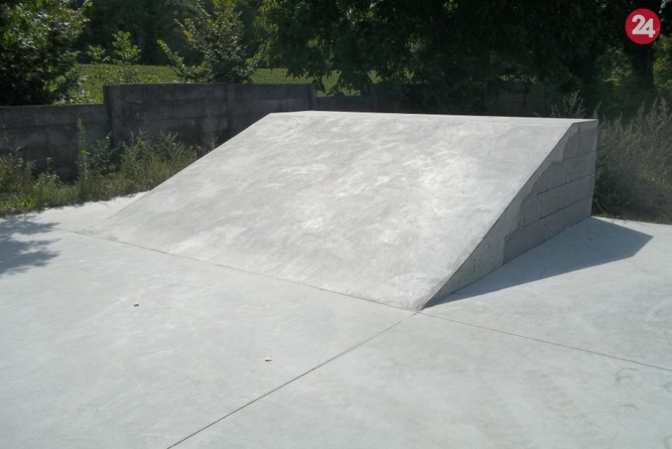 Milovníci skejtov sa tešia: V Šali  je nové ihrisko, FOTO